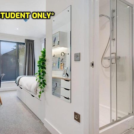 Zeni Ensuite Rooms, Colchester Exterior foto