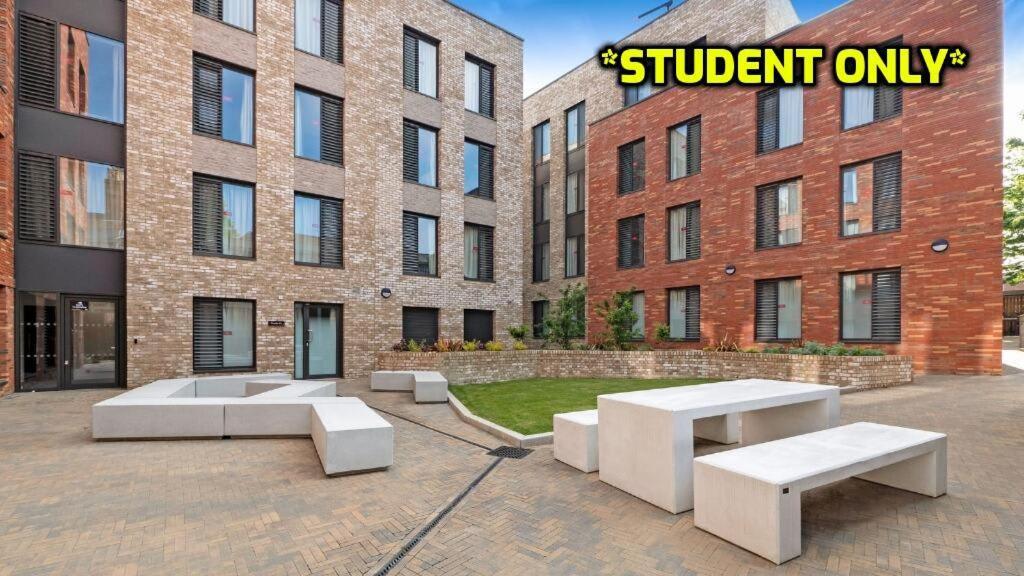 Zeni Ensuite Rooms, Colchester Exterior foto