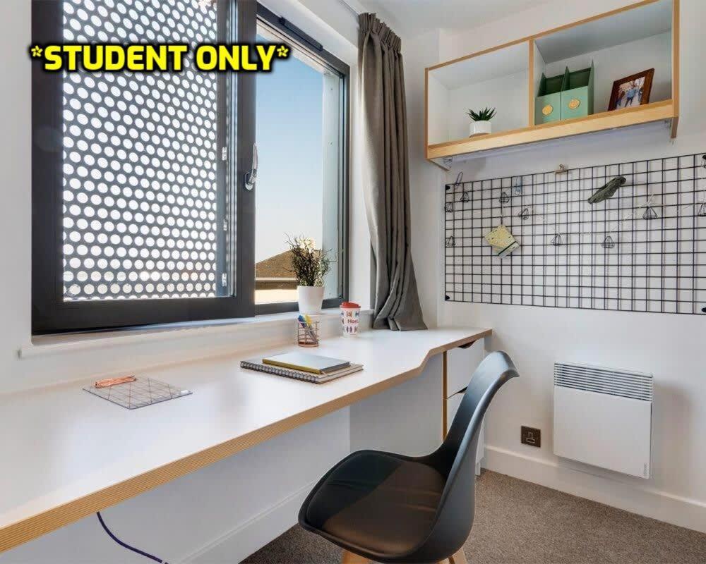Zeni Ensuite Rooms, Colchester Exterior foto